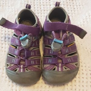 Keens size 10 toddlers